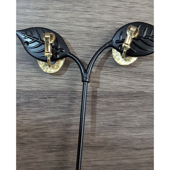 Vintage Blue Cameo Clip-On Earrings Gold-Tone Retro Jewelry Oval Design Women - Picture 5 of 9